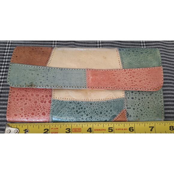 Ladies reptile leather wallet- snap closure- outside & inside pockets- 7.5 x 4 - Picture 5 of 7